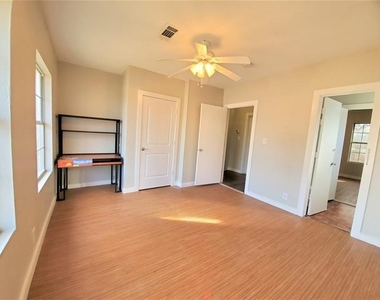 2223 N Locust Street - Photo Thumbnail 30
