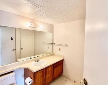 18333 Roehampton Drive - Photo Thumbnail 4