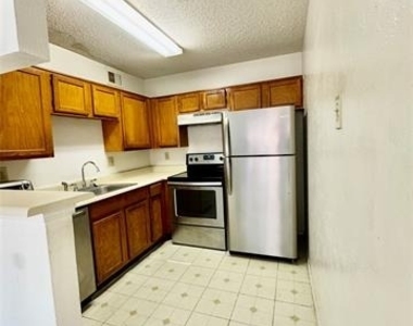 18333 Roehampton Drive - Photo Thumbnail 9