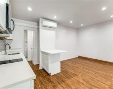 6924 Richardson Drive - Photo Thumbnail 10