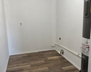 3601 Purdue Lane - Photo Thumbnail 2