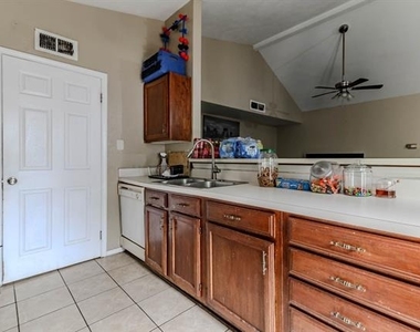 434 Pogue Street - Photo Thumbnail 6