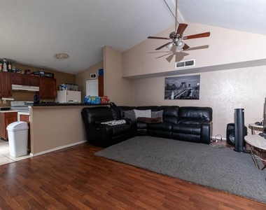 434 Pogue Street - Photo Thumbnail 2