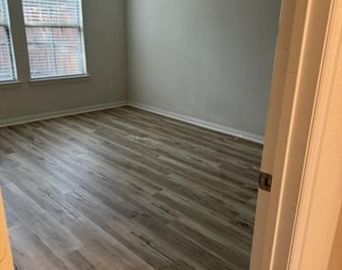 7933 Hannah Street - Photo Thumbnail 16