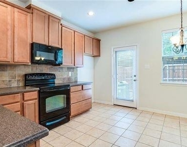 7933 Hannah Street - Photo Thumbnail 5