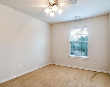 7933 Hannah Street - Photo Thumbnail 7