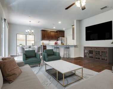 917 Jamesville Lane - Photo Thumbnail 2