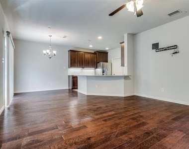 917 Jamesville Lane - Photo Thumbnail 1