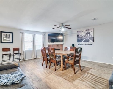 2829 Kerrville Drive - Photo Thumbnail 11