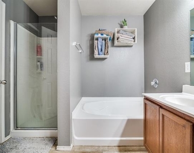 2829 Kerrville Drive - Photo Thumbnail 7