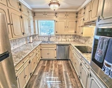 542 Wildewood Drive - Photo Thumbnail 12