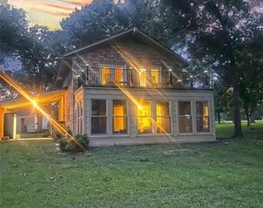 542 Wildewood Drive - Photo Thumbnail 3