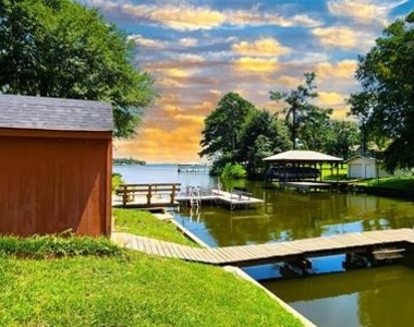 542 Wildewood Drive - Photo Thumbnail 1