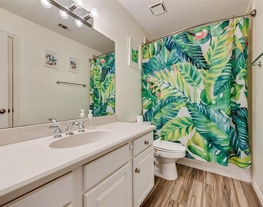5735 Richmond Avenue - Photo Thumbnail 13