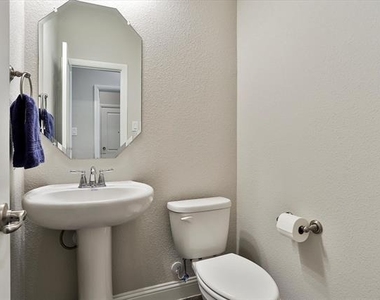 253 Gill Point Lane - Photo Thumbnail 7