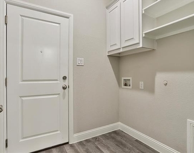 253 Gill Point Lane - Photo Thumbnail 6