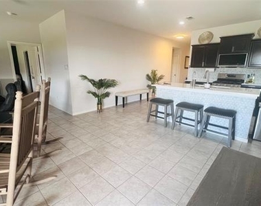 16729 Milwaukee Street - Photo Thumbnail 4