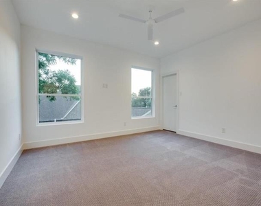 4310 Merrell Road - Photo Thumbnail 18