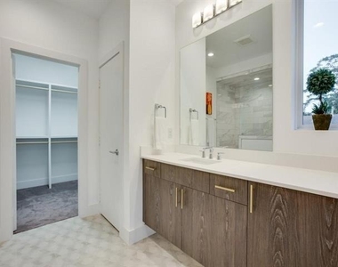 4310 Merrell Road - Photo Thumbnail 20