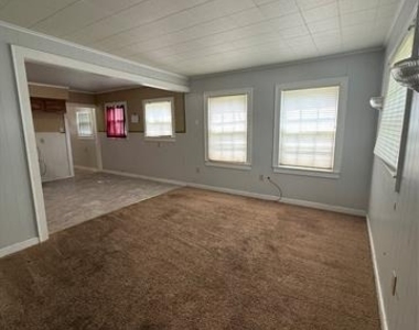 223 W Jefferson Street - Photo Thumbnail 5