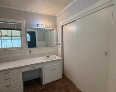 223 W Jefferson Street - Photo Thumbnail 10