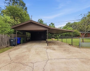 2137 Lenamon Street - Photo Thumbnail 25