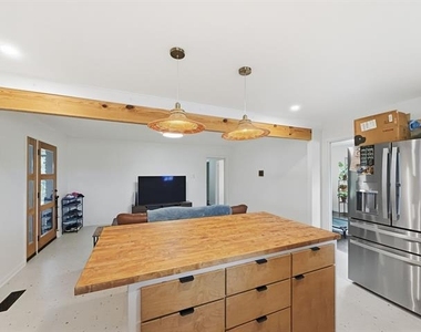 2137 Lenamon Street - Photo Thumbnail 17