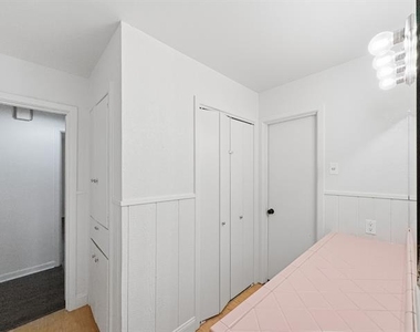 2137 Lenamon Street - Photo Thumbnail 7