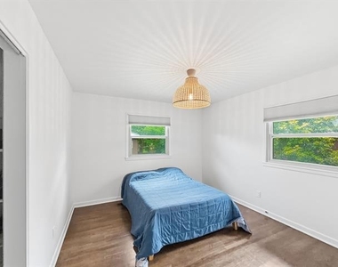 2137 Lenamon Street - Photo Thumbnail 9