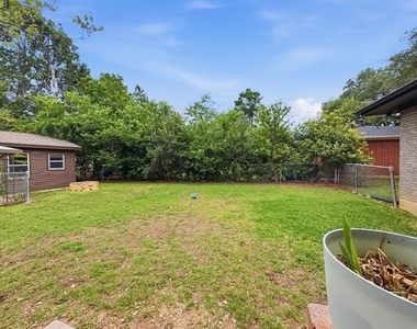 2137 Lenamon Street - Photo Thumbnail 23
