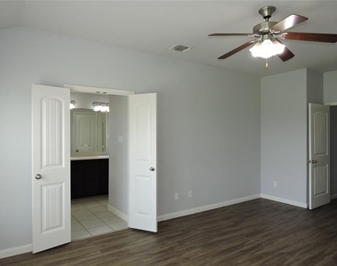 8050 Privet Street - Photo Thumbnail 10
