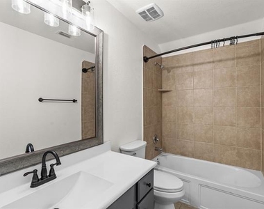 9005 Holliday Lane - Photo Thumbnail 2