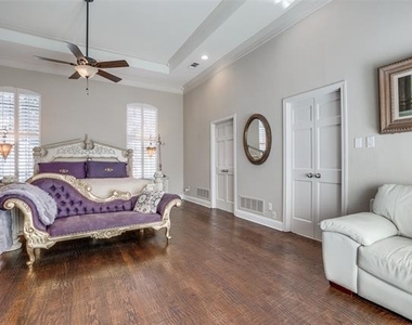 5604 Covehaven Drive - Photo Thumbnail 20