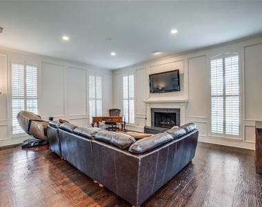 5604 Covehaven Drive - Photo Thumbnail 3