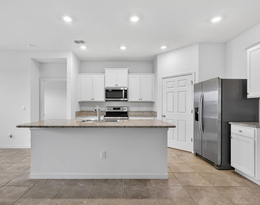 10552 Sw Toren Way - Photo Thumbnail 4