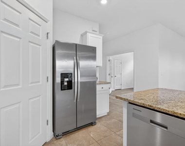 10552 Sw Toren Way - Photo Thumbnail 11