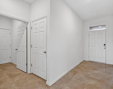 10552 Sw Toren Way - Photo Thumbnail 1