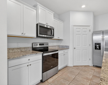 10552 Sw Toren Way - Photo Thumbnail 10