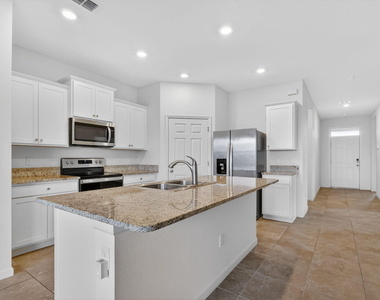10552 Sw Toren Way - Photo Thumbnail 2
