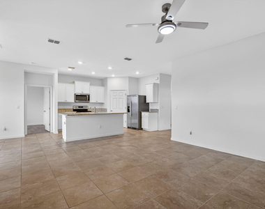 10552 Sw Toren Way - Photo Thumbnail 3