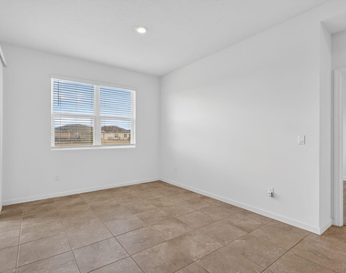 10552 Sw Toren Way - Photo Thumbnail 9
