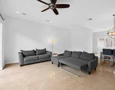 500 Se 7th Street - Photo Thumbnail 12