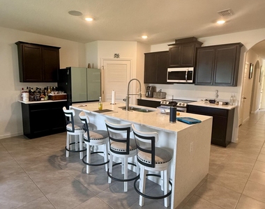 1405 Pace Drive Nw - Photo Thumbnail 3