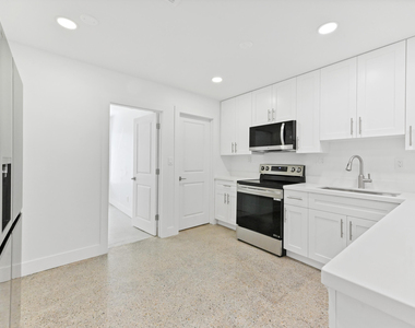 2541 Nw 64th Terrace - Photo Thumbnail 5