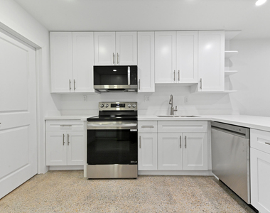 2541 Nw 64th Terrace - Photo Thumbnail 6