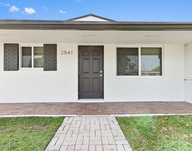 2541 Nw 64th Terrace - Photo Thumbnail 1