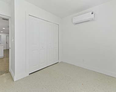 2541 Nw 64th Terrace - Photo Thumbnail 10