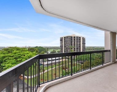 2425 Presidential Way - Photo Thumbnail 18
