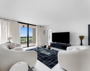2425 Presidential Way - Photo Thumbnail 7
