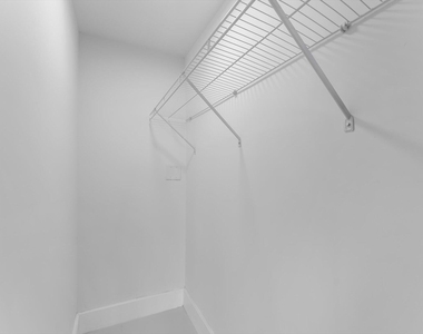 2425 Presidential Way - Photo Thumbnail 17